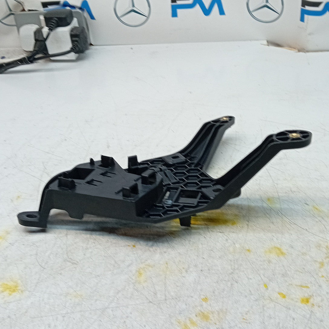 MERCEDES E-CLASS TAILGATE CONTROL MODULE BRACKET W213 A2135451340 2016 FM001320