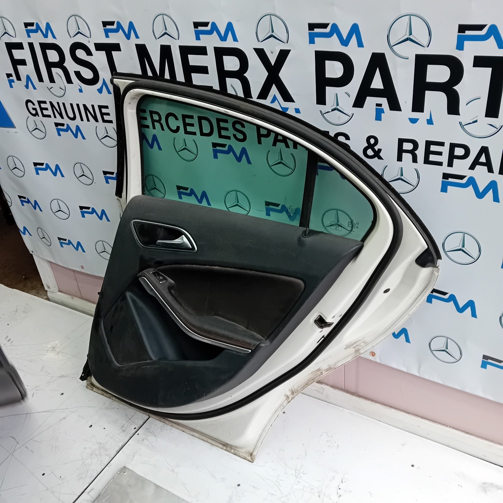 MERCEDES BENZ A-CLASS W176 DRIVER REAR DOOR (OFF SIDE REAR) WHITE FMD26