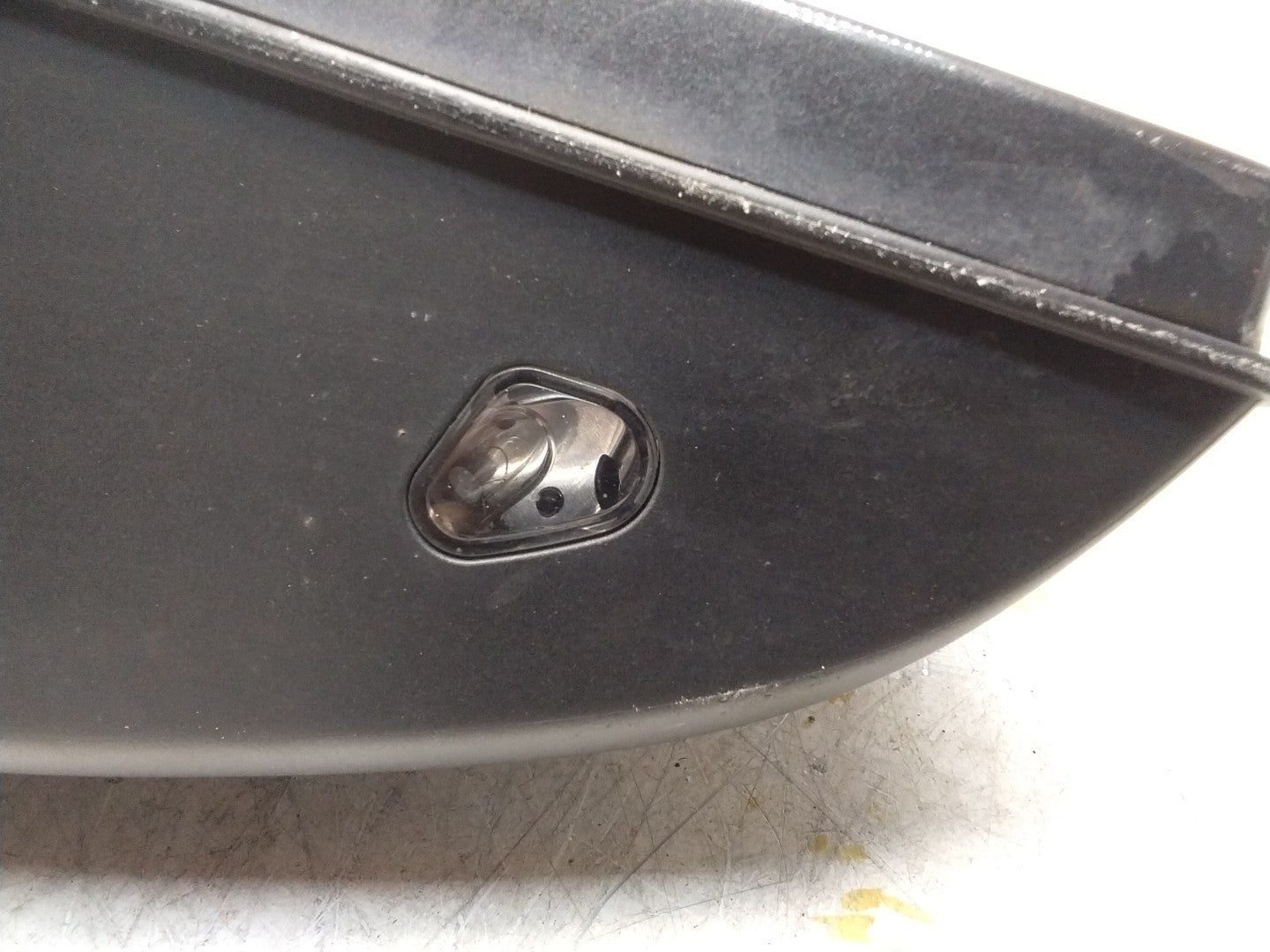 MERCEDES C-CLASS  W204 DRIVER SIDE WING MIRROR A2048107293 GREY FMM22