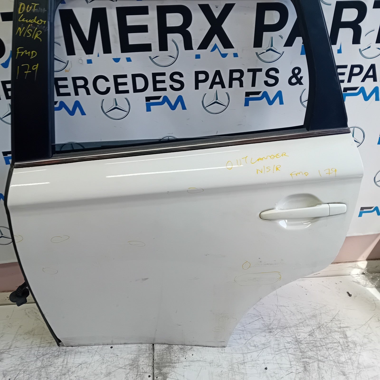 MITSUBISHI OUTLANDER MK3 DRIVER SIDE REAR DOOR OSR WHITE 2013 ON COMPLETE FMD179