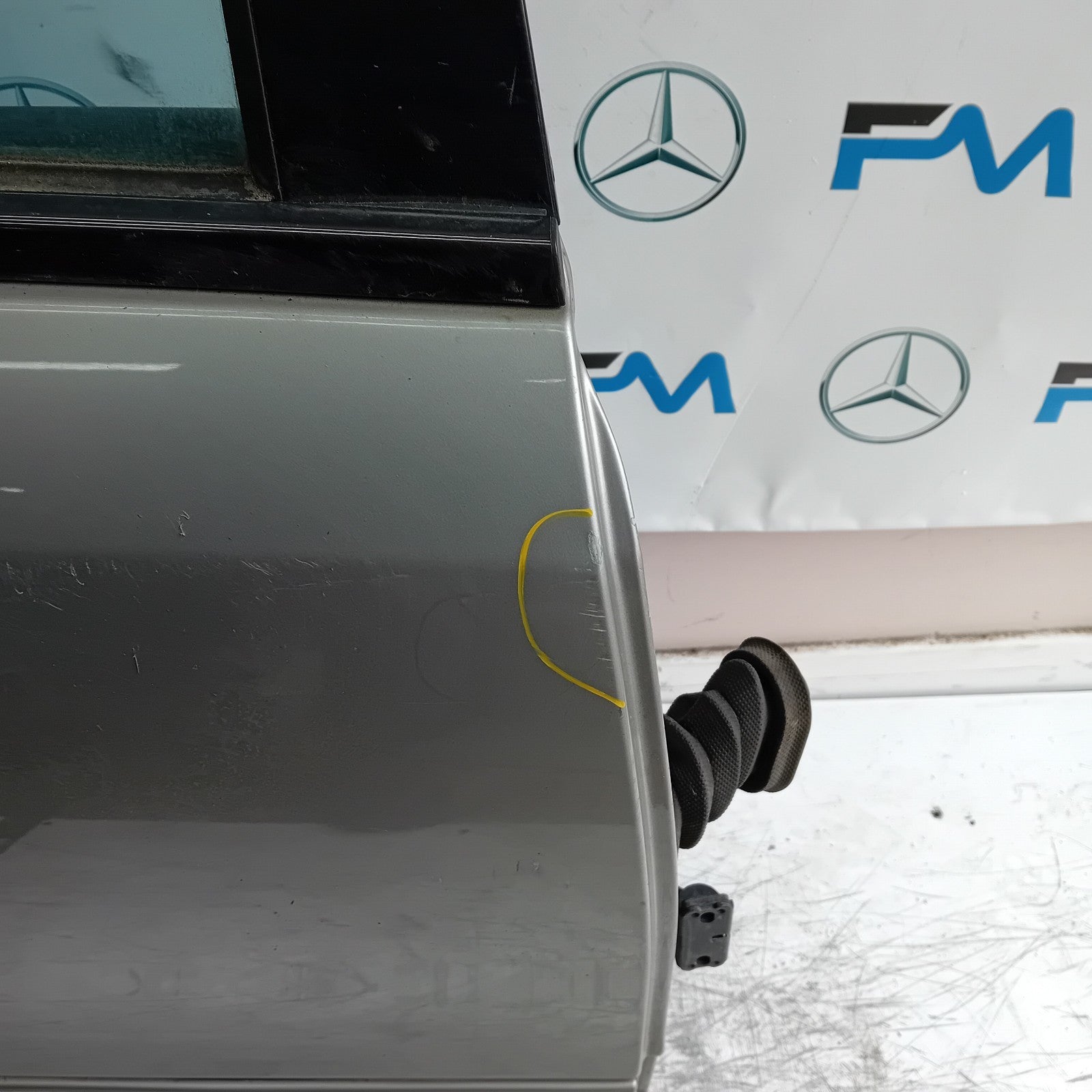 MERCEDES E-CLASS W211 DRIVER REAR DOOR OSR  2003-09 COMPLETE FMD388