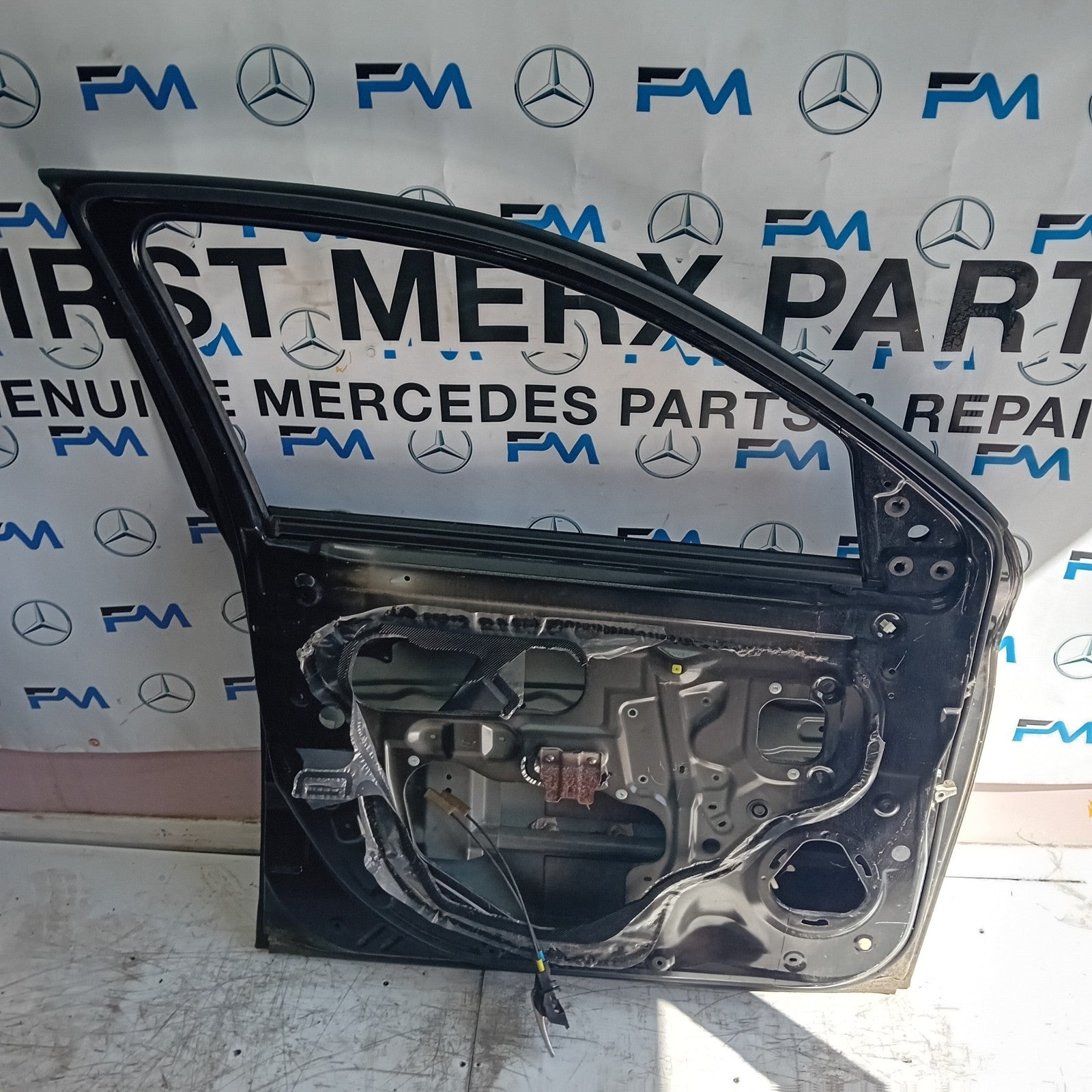 MITSUBISHI OUTLANDER MK3 PASSENGER SIDE FRONT DOOR BLACK 2013 FMD174
