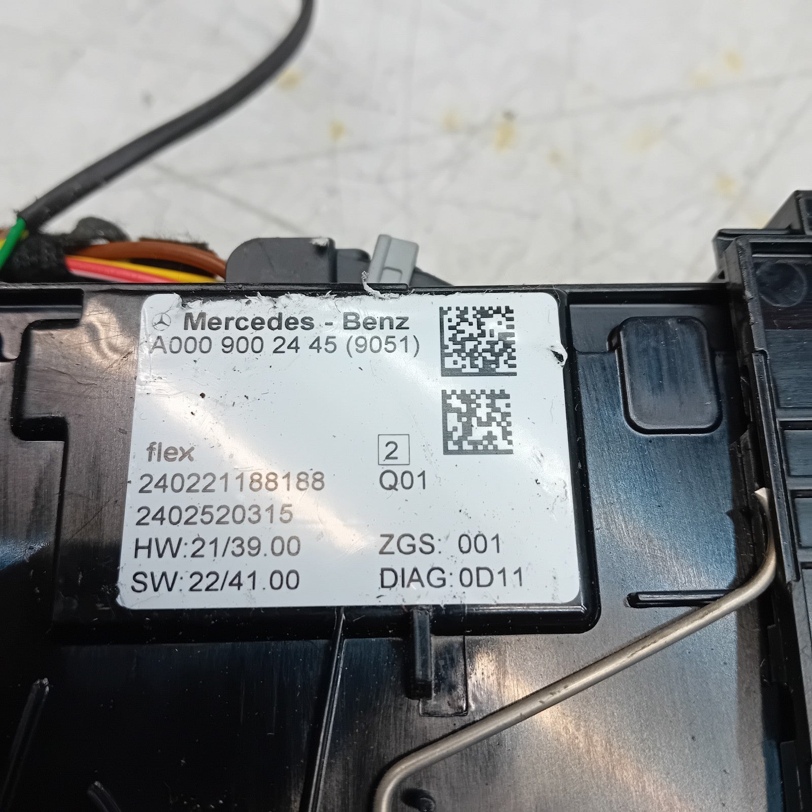 MERCEDES BENZ  C-CLASS W206 MHEV INTERIOR LIGHT A0009002445 FM001473