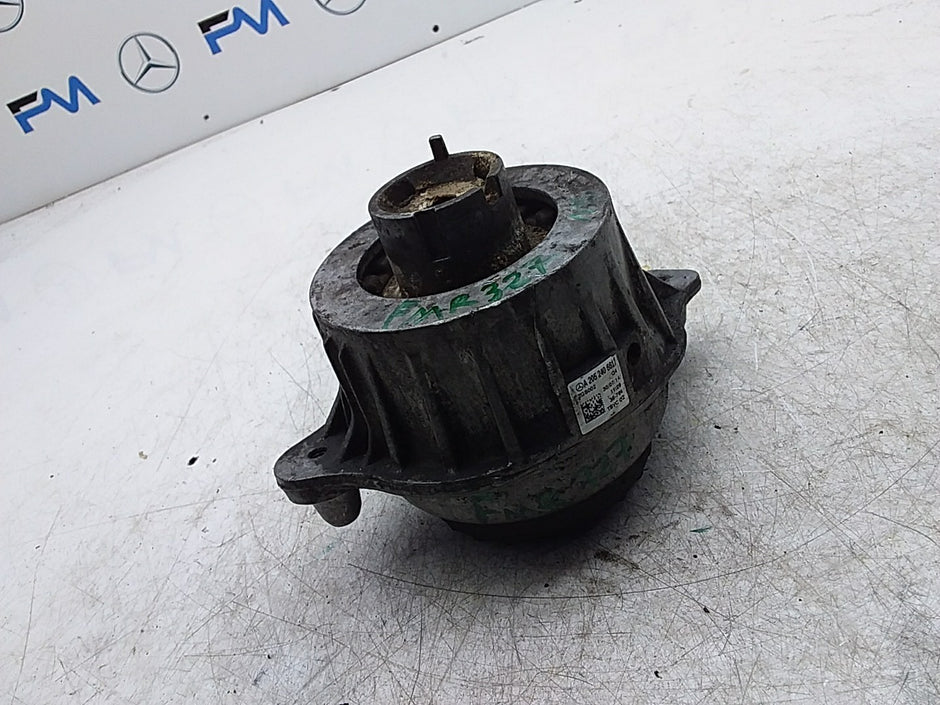 MERCEDES BENZ  C-CLASS W205  ENGINE MOUNT LEFT NS A2052406617 FMR327