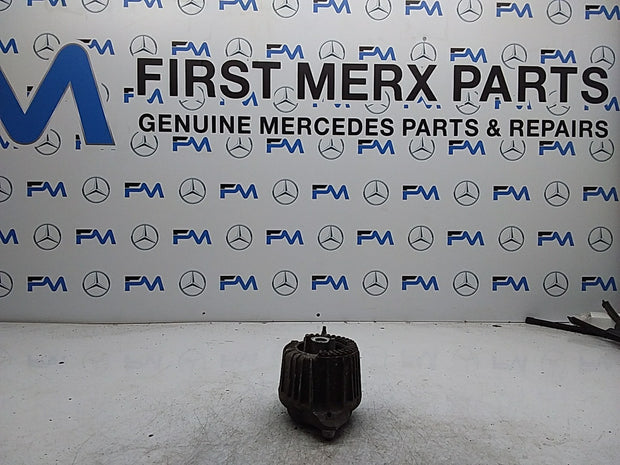 MERCEDES BENZ  E-CLASS  W212  ENGINE MOUNT LEFT NS A2122404217 FMR352