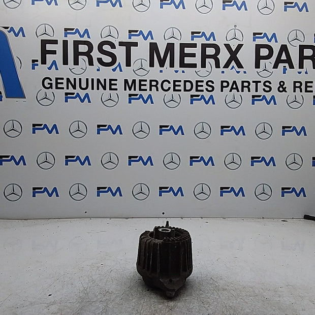 MERCEDES BENZ  E-CLASS  W212  ENGINE MOUNT LEFT NS A2122404217 FMR352