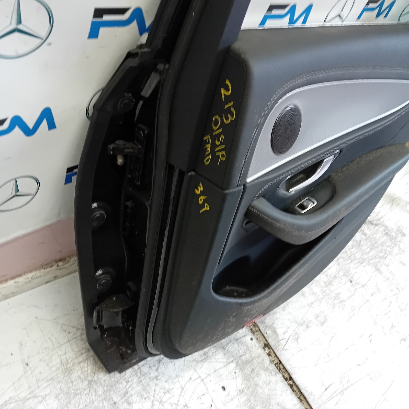 MERCEDES E-CLASS W213 SLN DRIVER REAR DOOR OSR BLACK 2016 ON COMPLETE FMD369