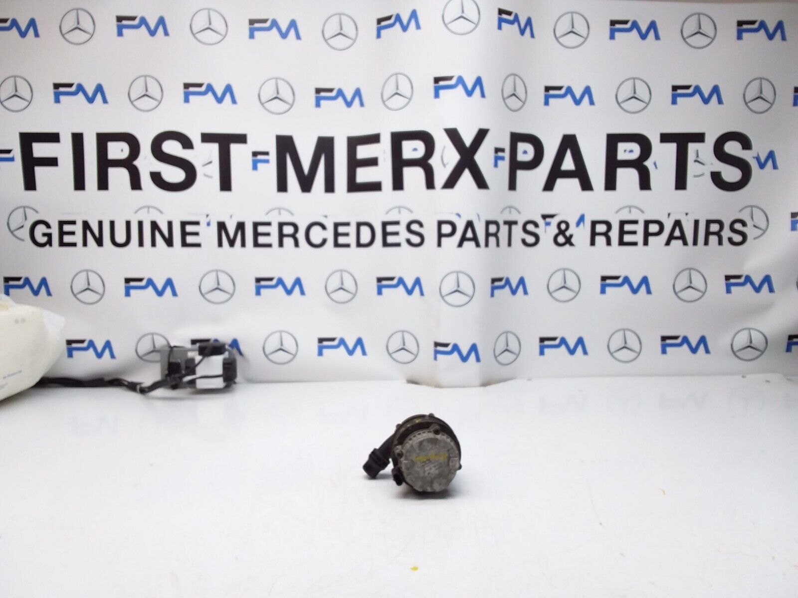 MERCEDES C-CLASS W205 ELECTRIC COOLER WATER PUMP A2055013020 FM00403