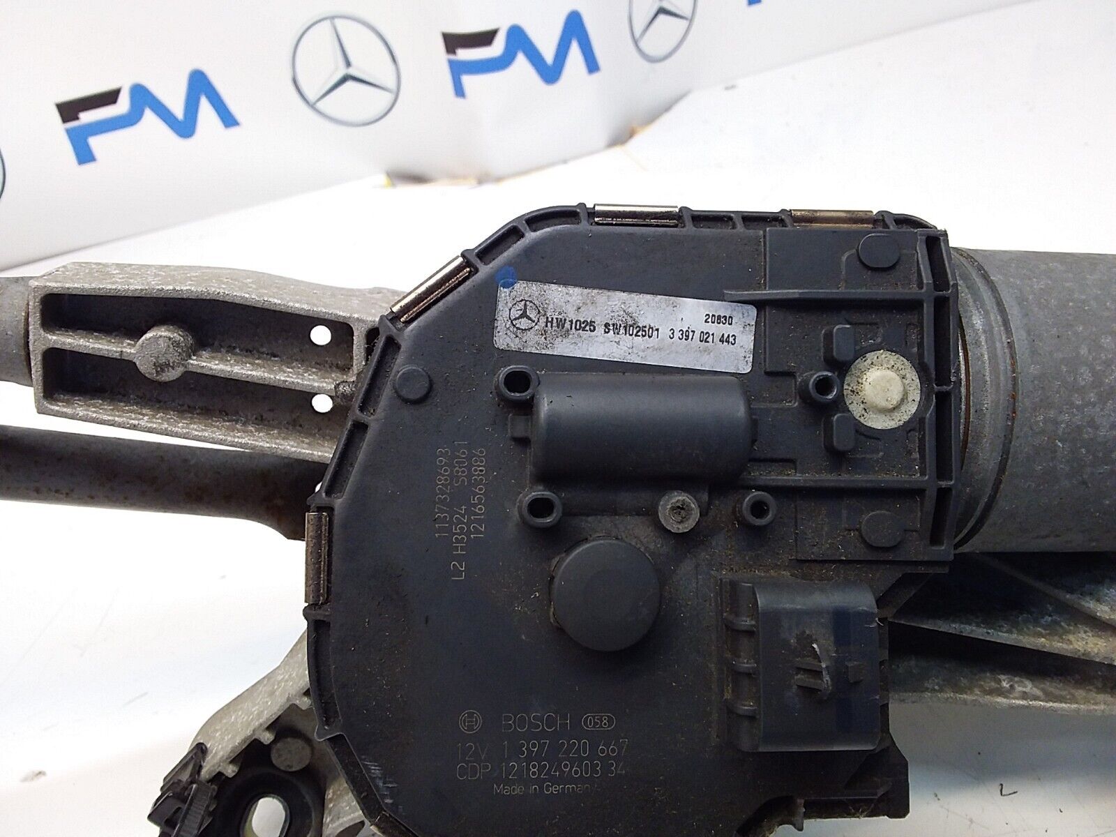 MERCEDES E-CLASS 2012-2016 W212 A2128201340 FRONT WIPER MOTOR  FM00170