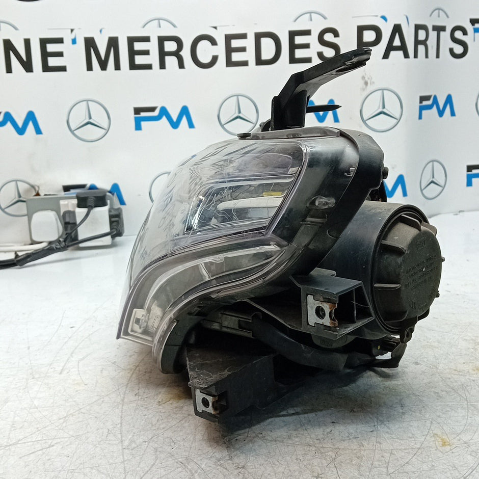 MITSUBISHI OUTLANDER MK3 2015 HEADLIGHT PASSENG NS LEFT L0094E U4YM 1U64 FMH196