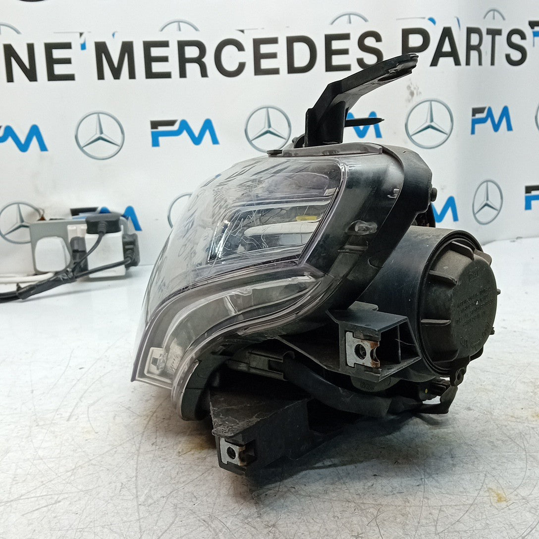 MITSUBISHI OUTLANDER MK3 2015 HEADLIGHT PASSENG NS LEFT L0094E U4YM 1U64 FMH196