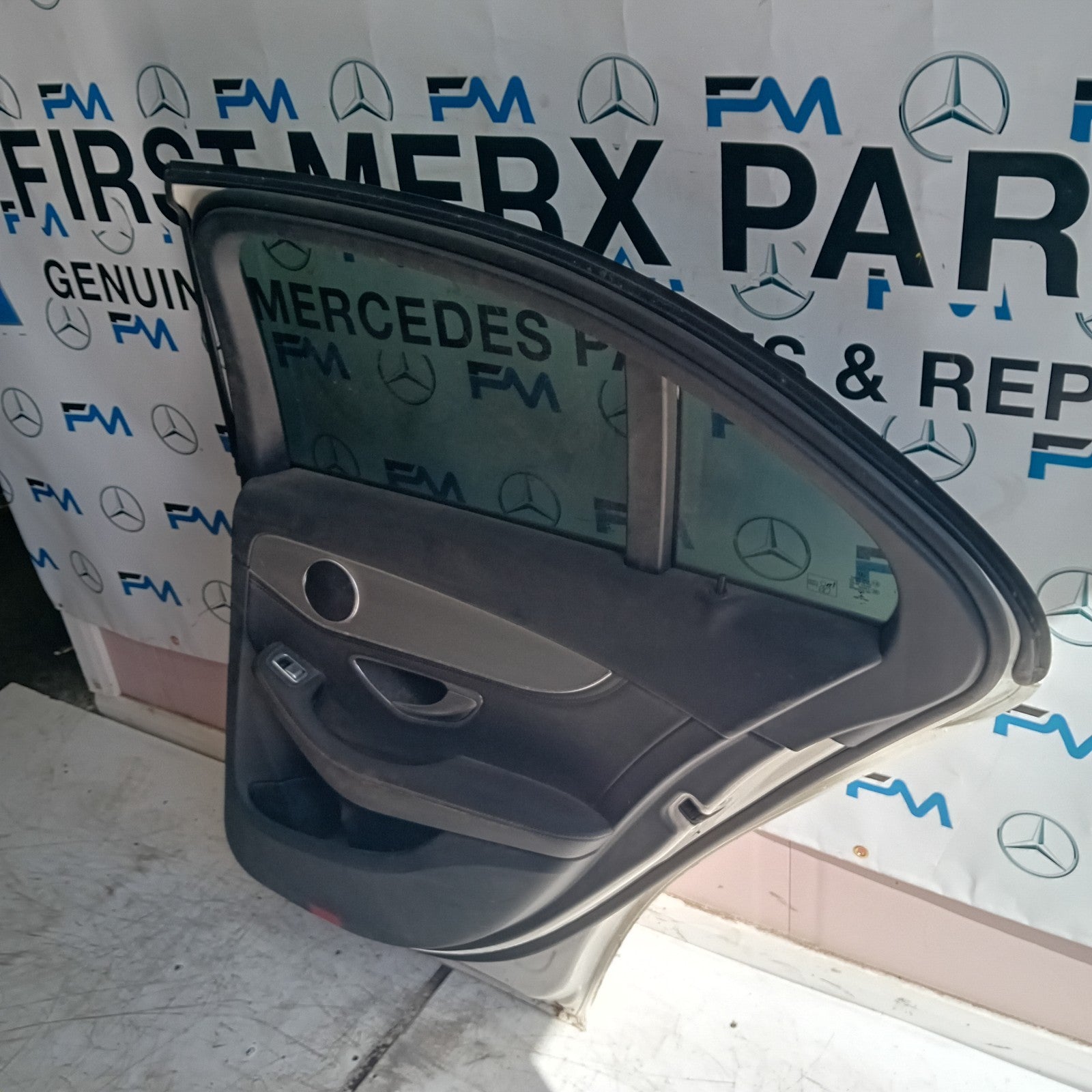 MERCEDES C-CLASS W205 COUP DRIVER REAR DOOR O/S/R WHITE 2014 ON COMPLETE FMD170