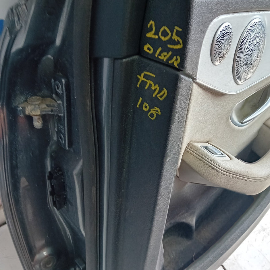 MERCEDES BENZ  C-CLASS W2O5 DRIVER SIDE REAR DOOR O/S/R COMPLETE GREY FMD108
