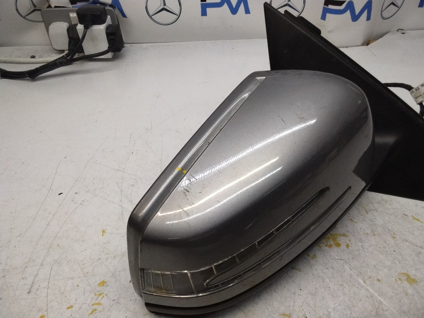MERCEDES C-CLASS  W204 DRIVER SIDE WING MIRROR A2048109216 GREY FMM21
