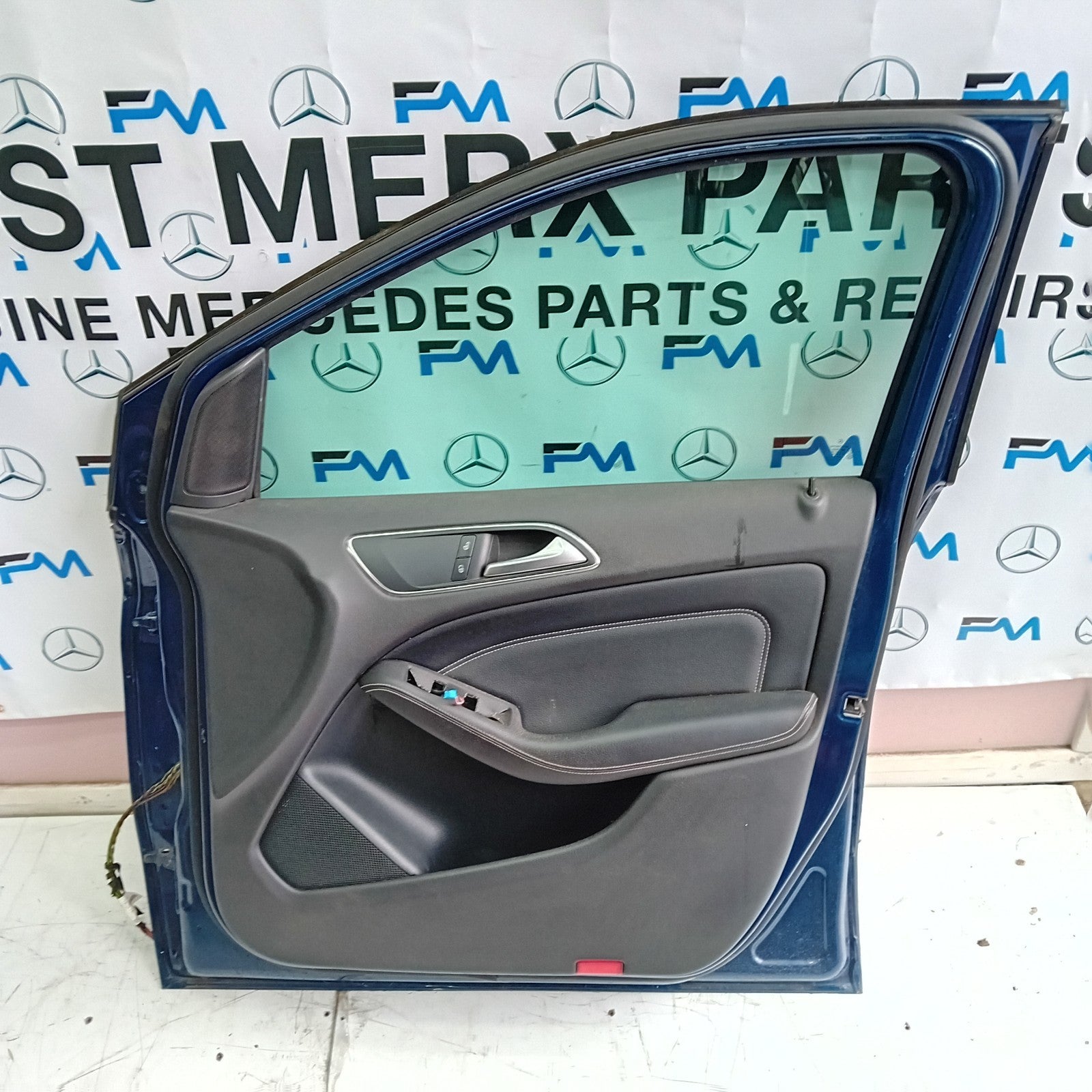 MERCEDES BENZ B-CLASS W246 DRIVER SIDE FRONT DOOR O/S/F COMPLETE BLUE FMD43