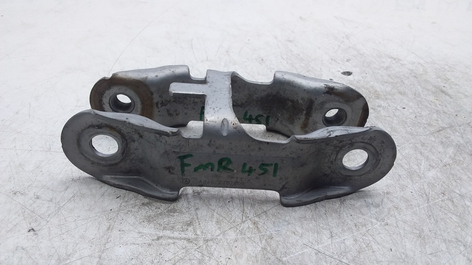 MERCEDES BENZ B-CLASS W246 ENGINE MOUNT BRACKET A2462400809 FMR451
