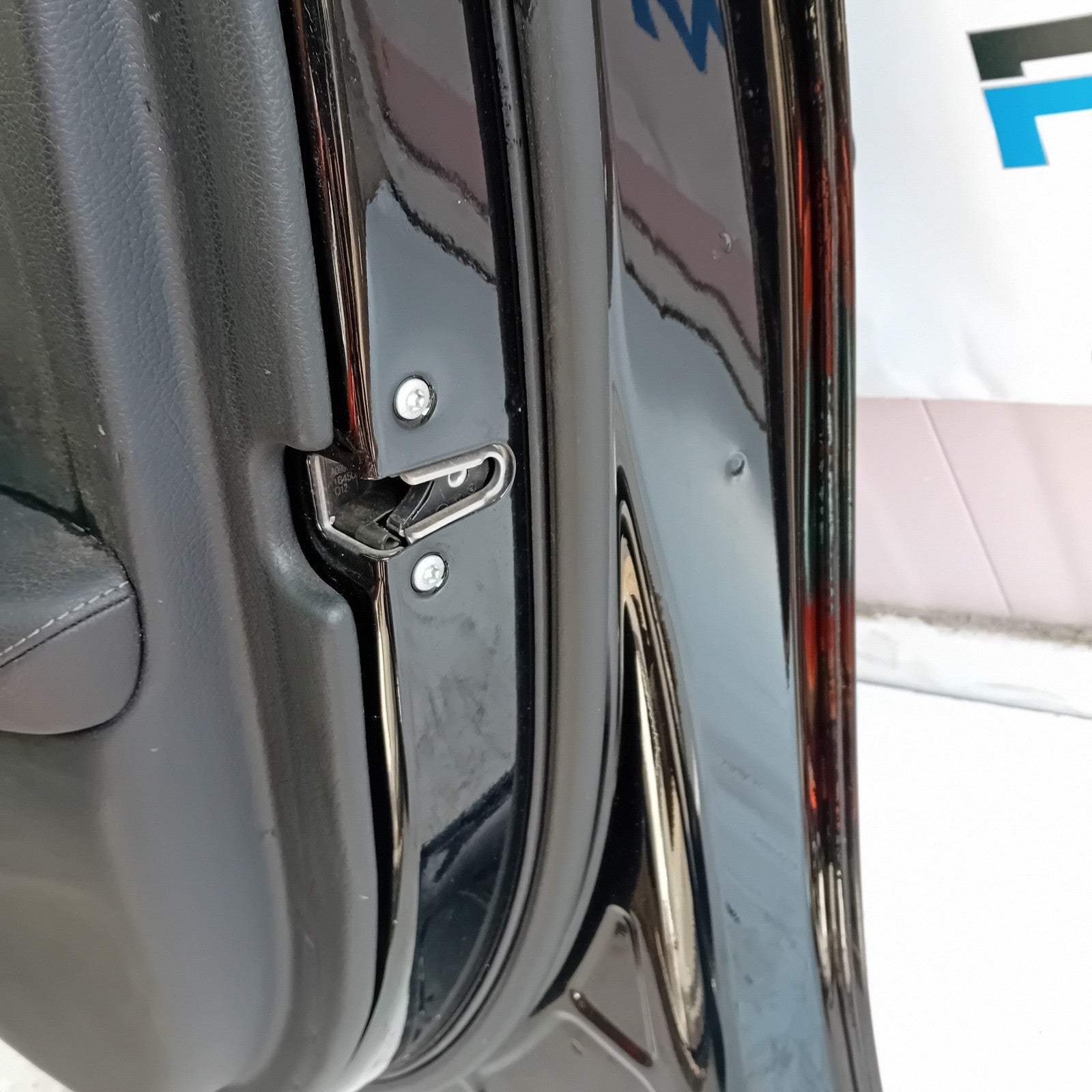 MERCEDES BENZ  E-CLASS W213 DRIVER SIDE FRONT DOOR O/S/F COMPLETE BLACK FMD112