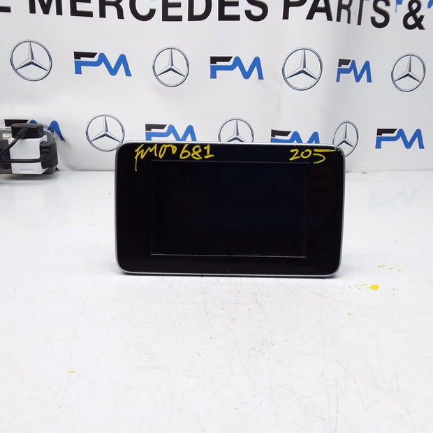 MERCEDES C-CLASS W205 2016 SAT NAV MULTIMEDIA SCREEN A2059009517 FM00681