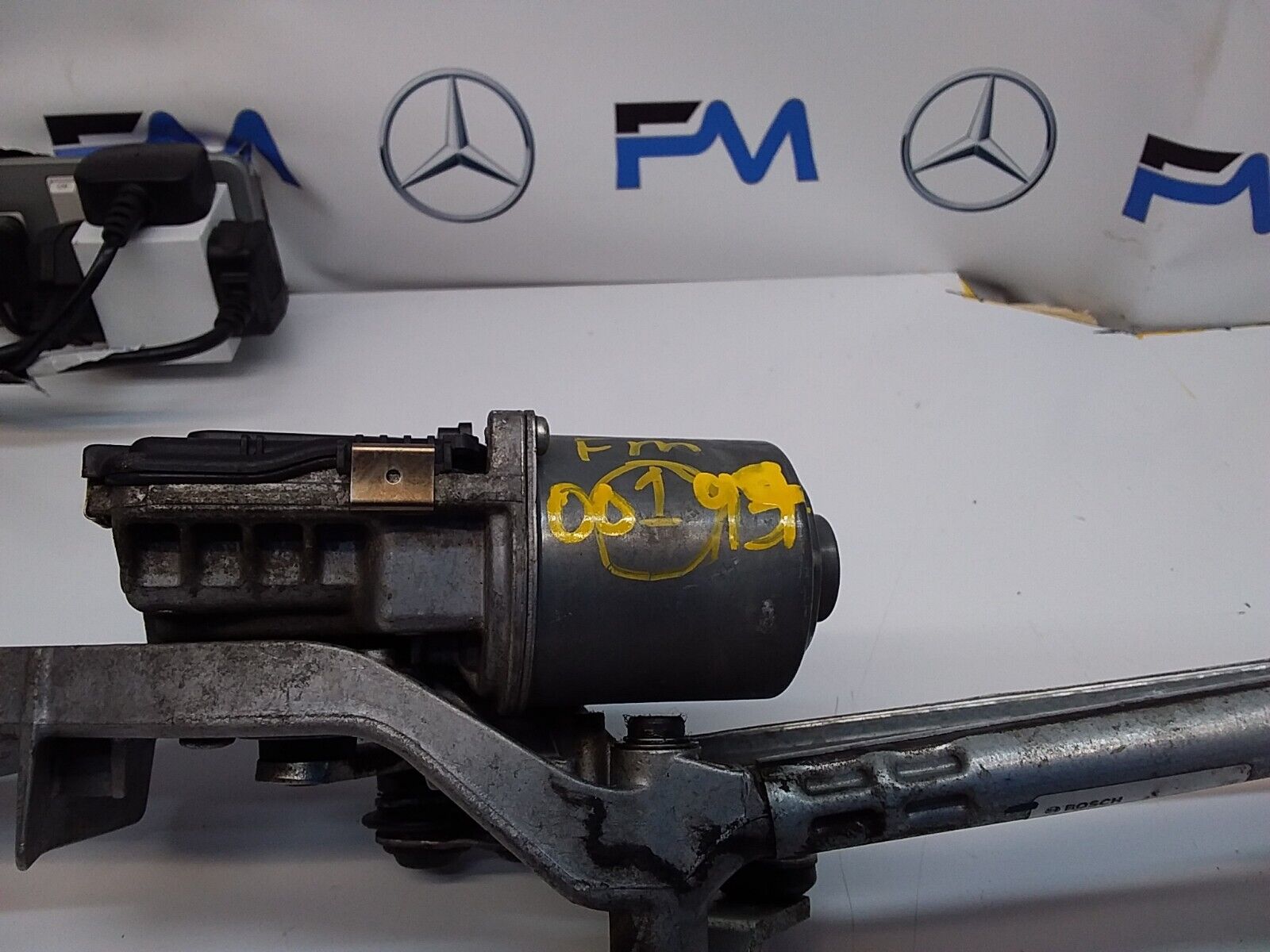 MERCEDES E-CLASS C238 2014-2018 FRONT WIPER MOTOR AND LINKAGE A2388209300FM00194
