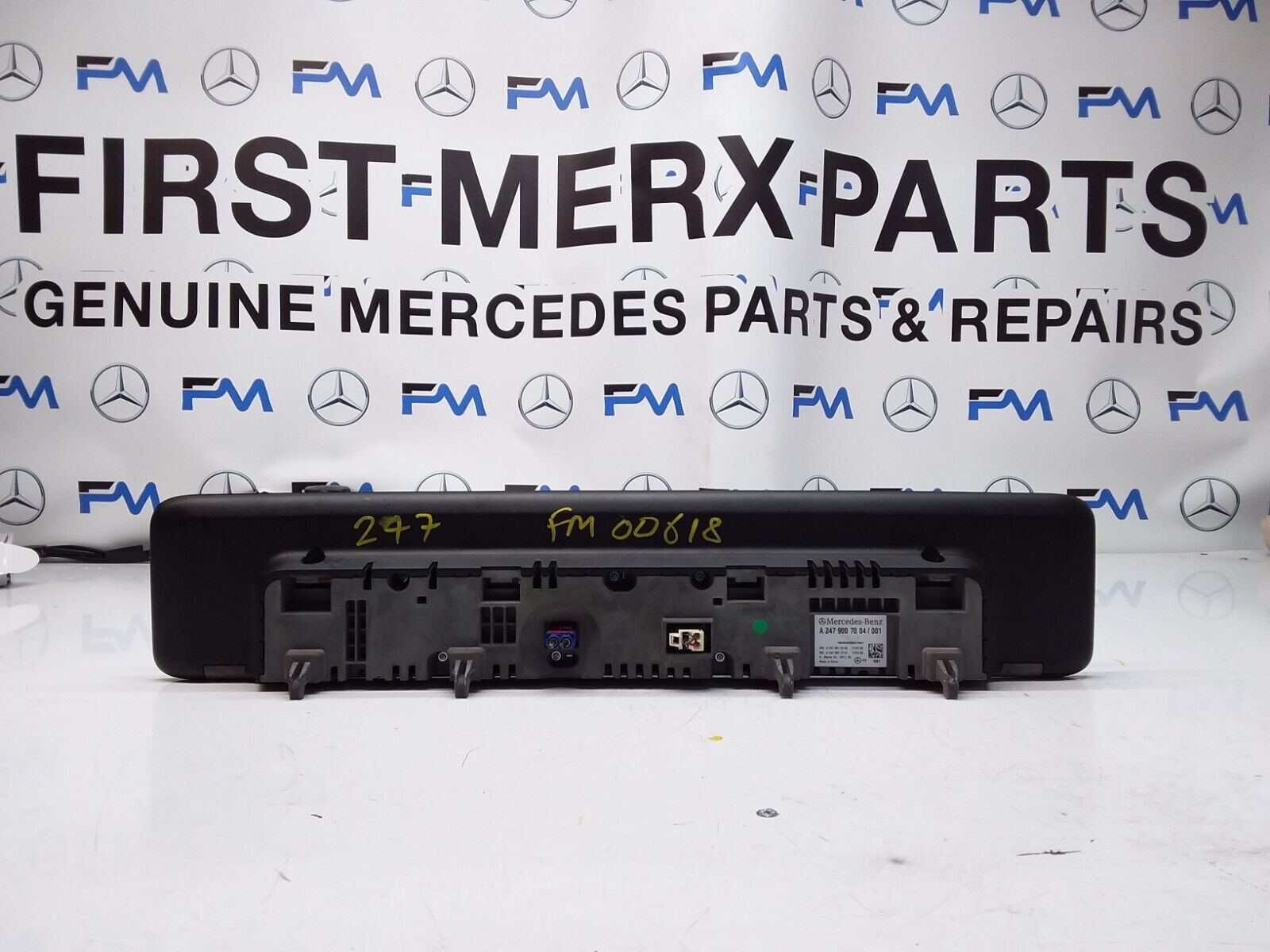 MERCEDES B-CLASS W247 DISPLAY SCREEN INSTRUMENT CLUSTER A2479008605 FM00618