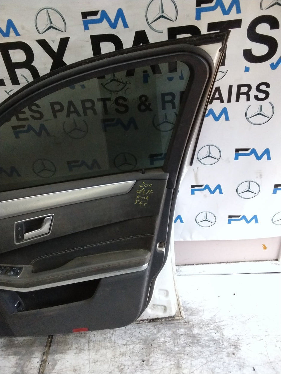 MERCEDES BENZ   E-CLASS W212  DRIVER FRONT DOOR OSF WHITE 2009-16  FMD585