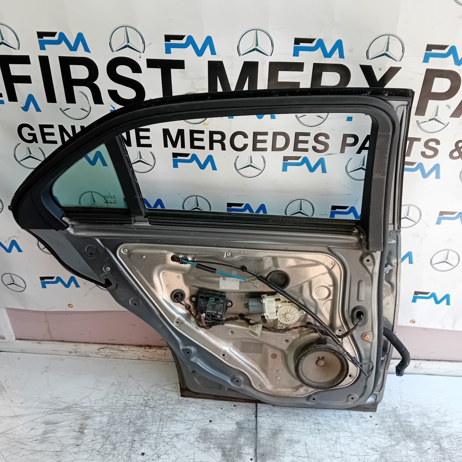 MERCEDES BENZ  E-CLASS W212 SLN PASSENGER REAR DOOR NSR SILVER 2013 FMD478