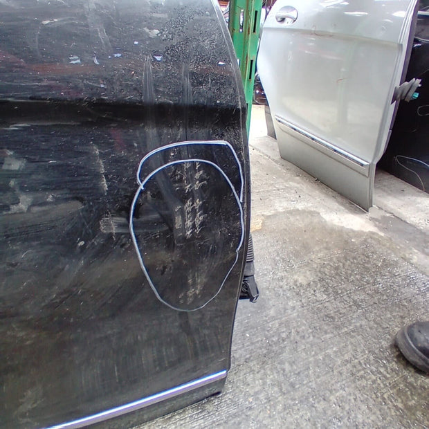 MERCEDES BENZ C-CLASS  W204  DRIVER SIDE REAR DOOR ( OFF SIDE REAR )