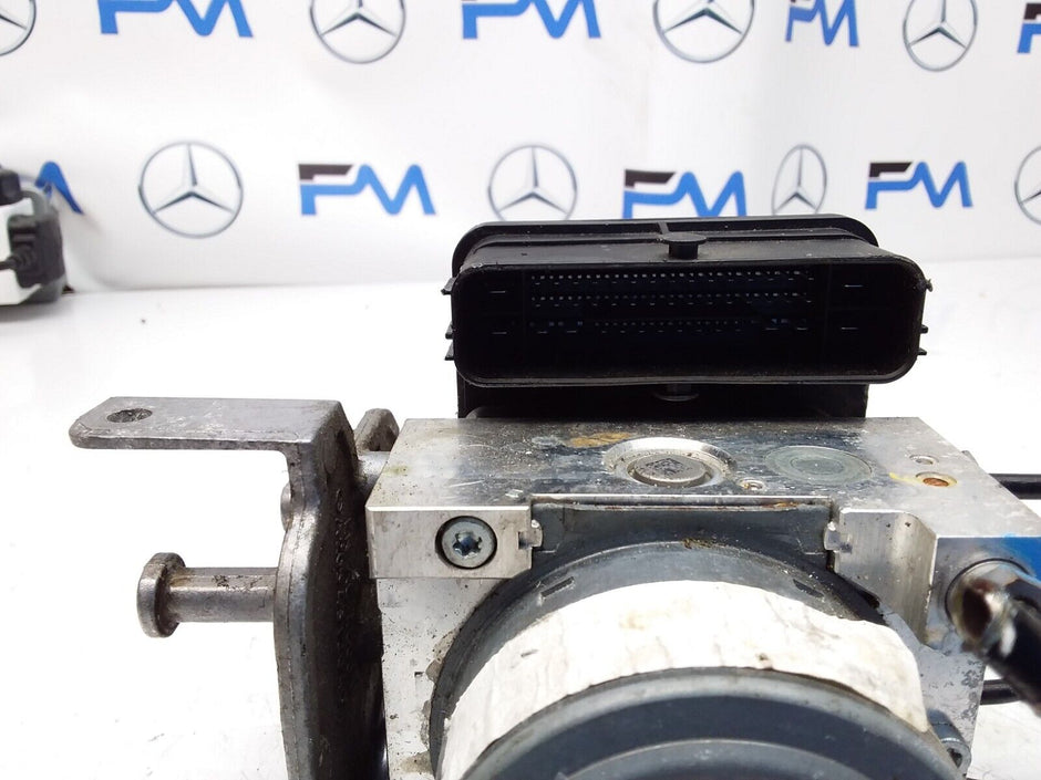 MERCEDES CLA W205 ABS PUMP MODULE CONTROL UNIT A2059012800 FM00438