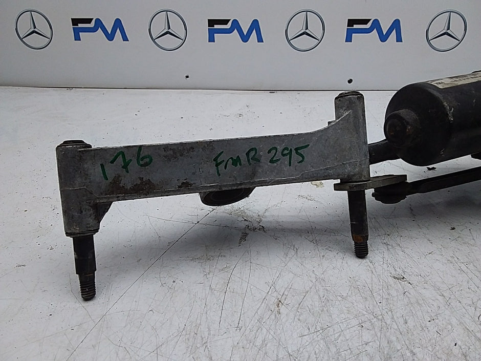 MERCEDES A-CLS W176 WIPER MOTOR AND LINKAGE A1769061900 FMR295