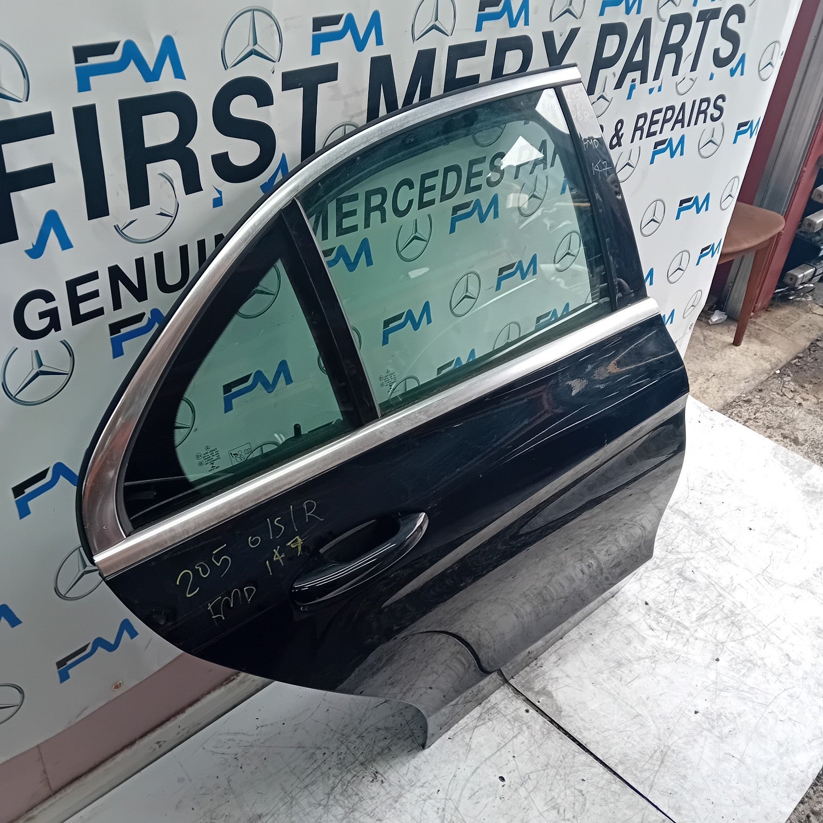 MERCEDES BENZ C-CLASS W205 DRIVER SIDE REAR DOOR O/S/R BLACK  COMPLETE FMD147