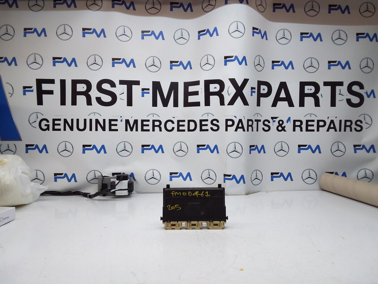 MERCEDES C-CLASS W205 FRONT RIGHT SEAT CONTROL MODULE A2059005122 FM00461