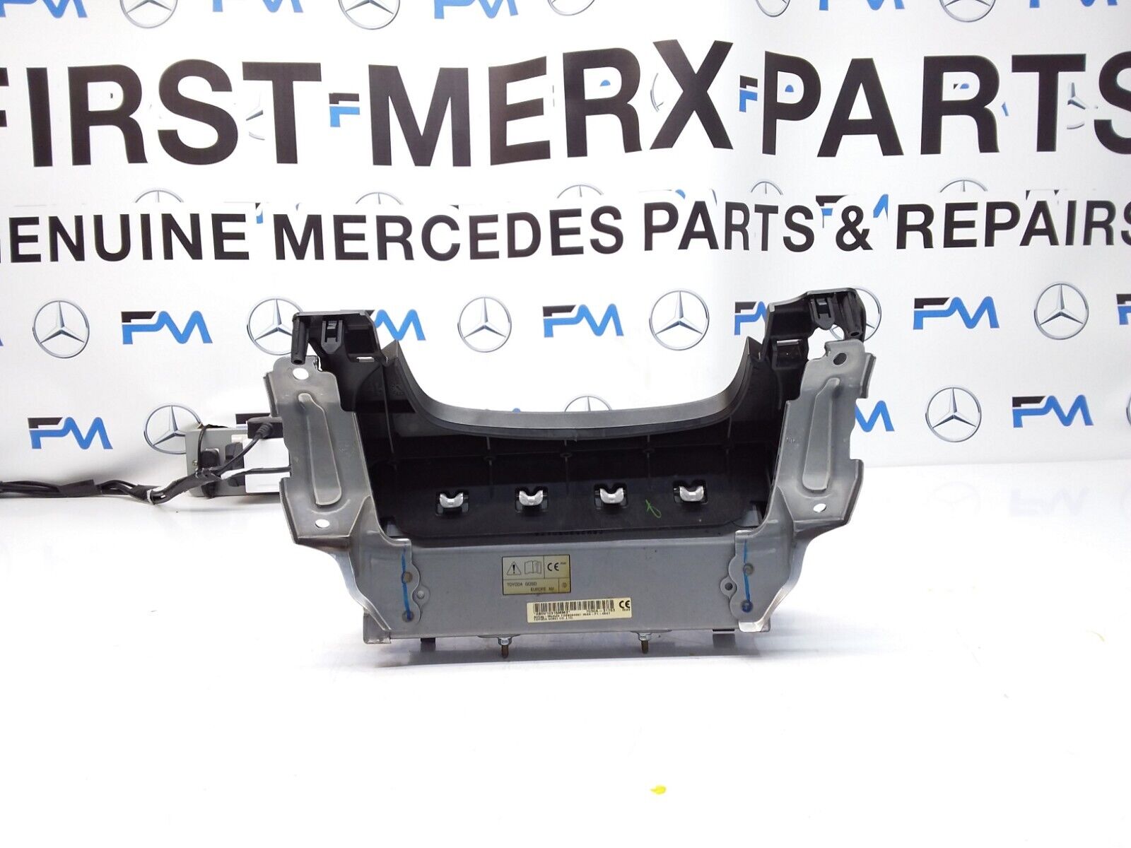 MITSUBISHI OUTLANDER MK3 KNEE AIR SRS BAG RIGHT DRIVER SIDE 7030A-31753 FM00310