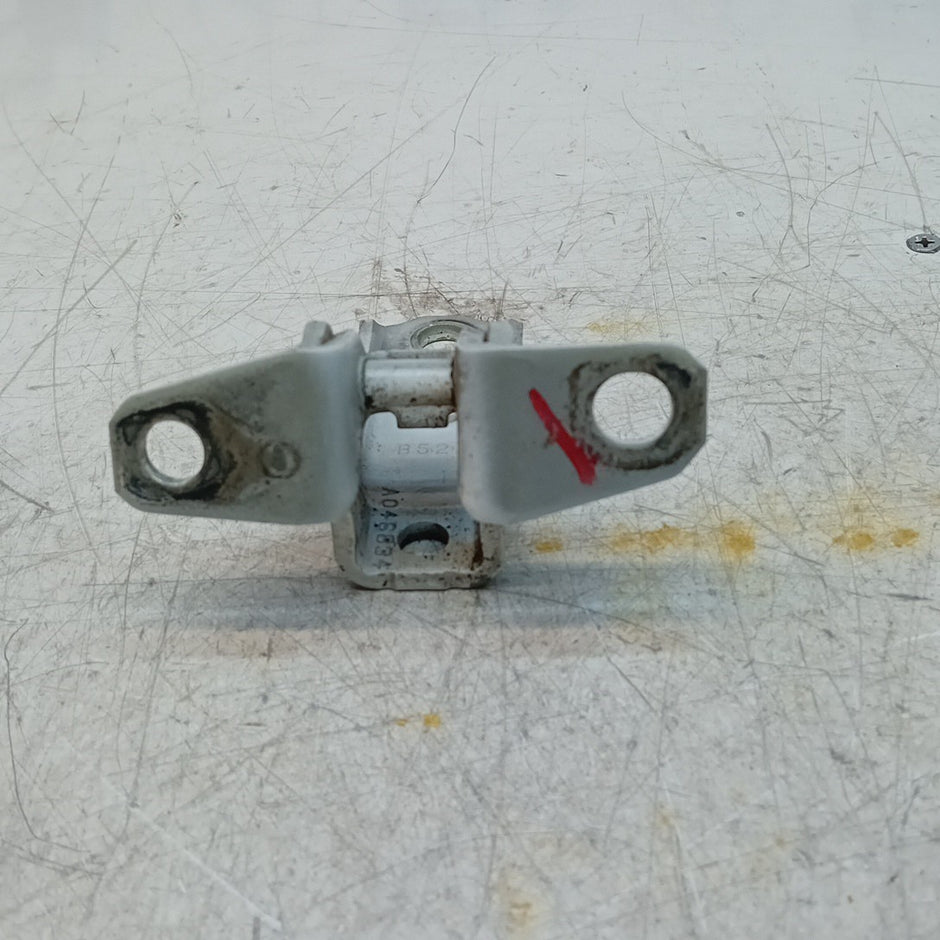 MITSUBISHI OUTLANDER MK3  FRONT DOOR HINGE PANEL A521 A046834 FM001637