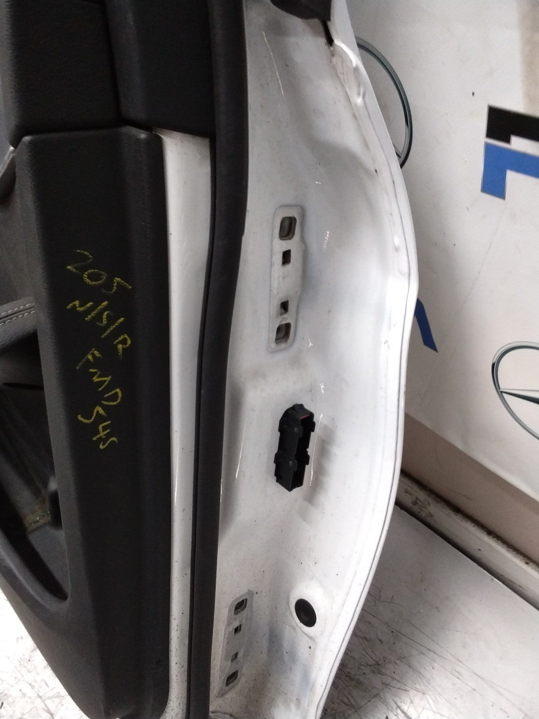 MERCEDES C-CLASS W205 EST PASSENGER REAR DOOR NSR WHITE 2014-21 COMPLETE FMD545