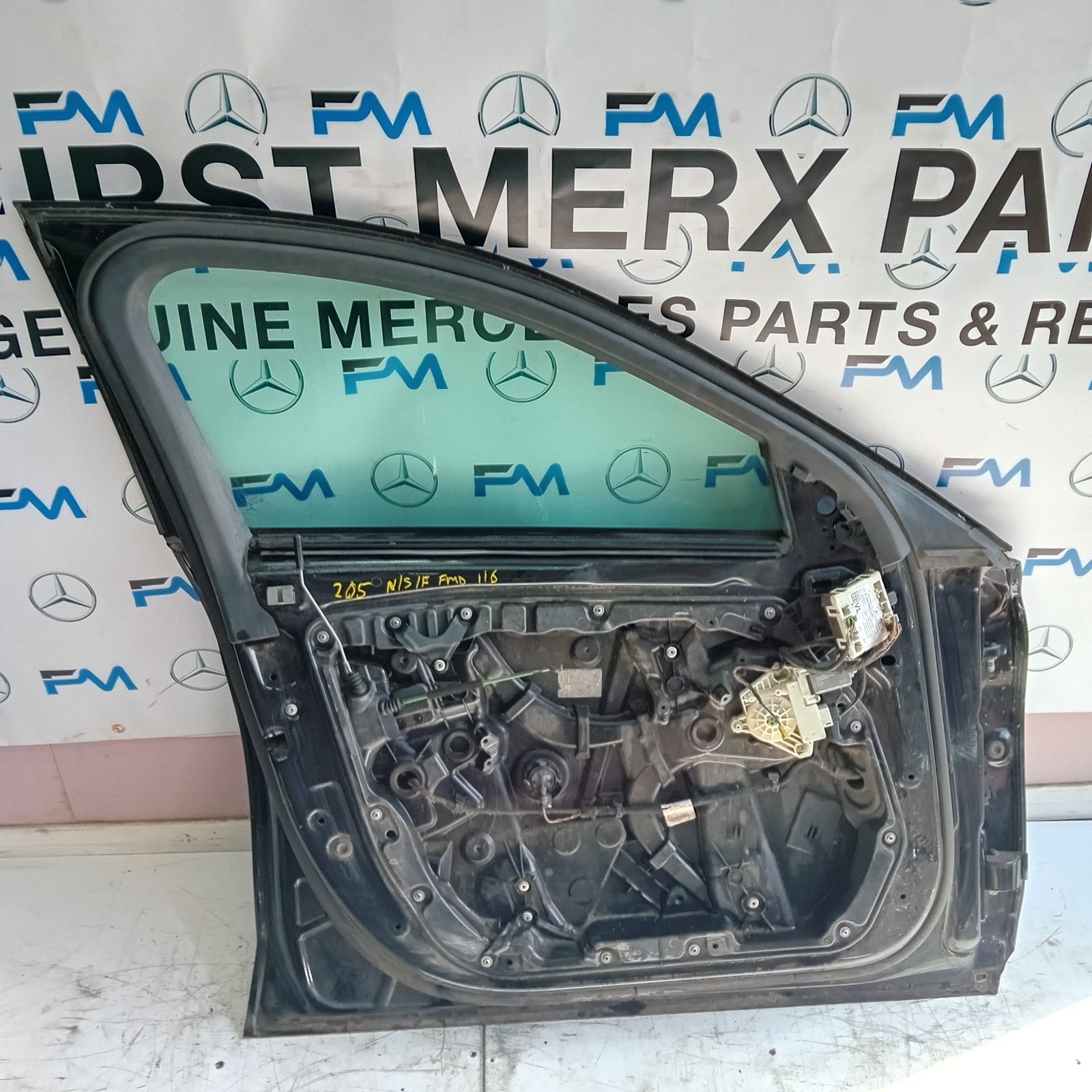 MERCEDES BENZ C-CLASS W205 PASSENGER SIDE FRONT DOOR N/S/F BLACK FMD116