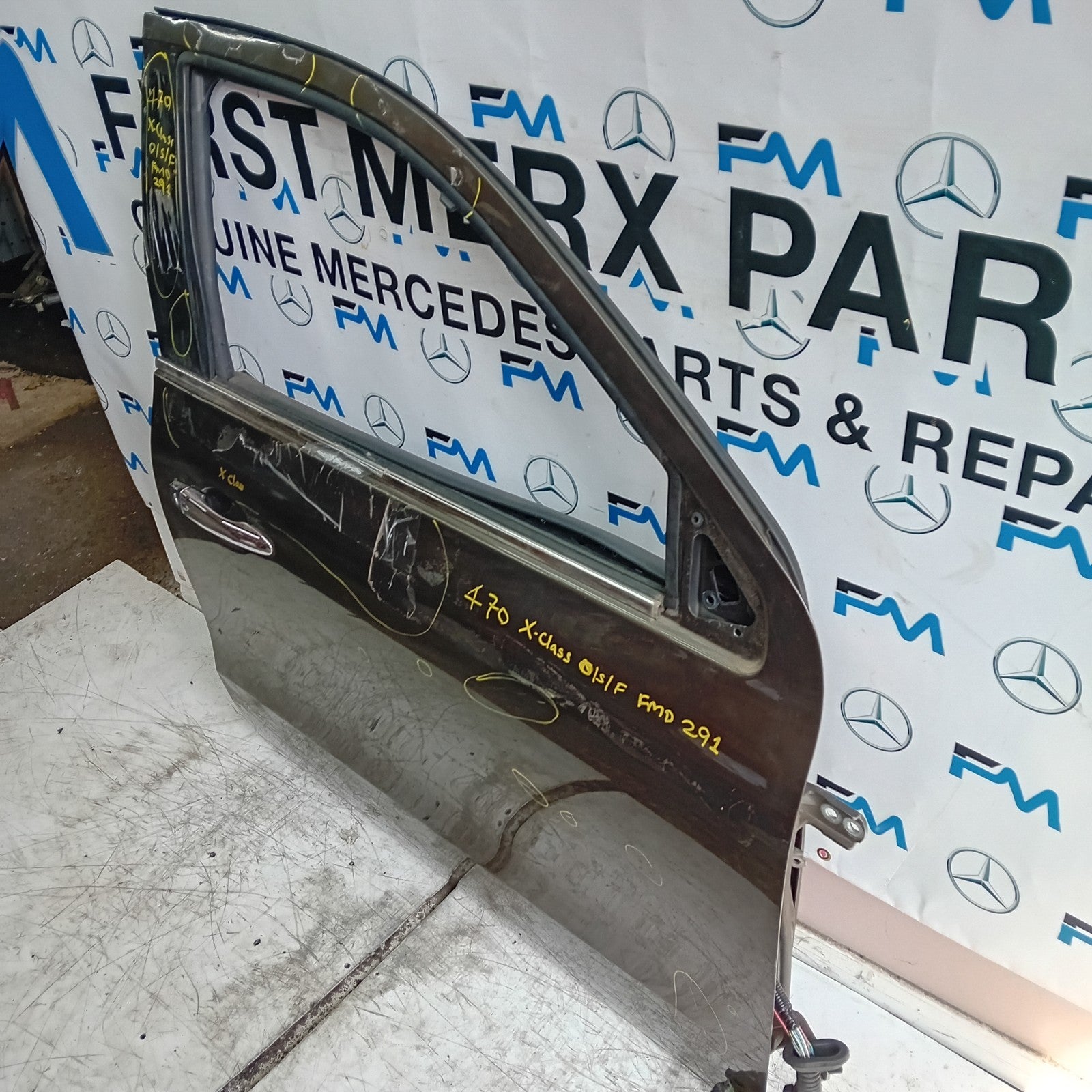 MERCEDES X-CLASS W470 DRIVER SIDE FRONT DOOR OSF BROWN 2017-20 COMPLETE FMD291