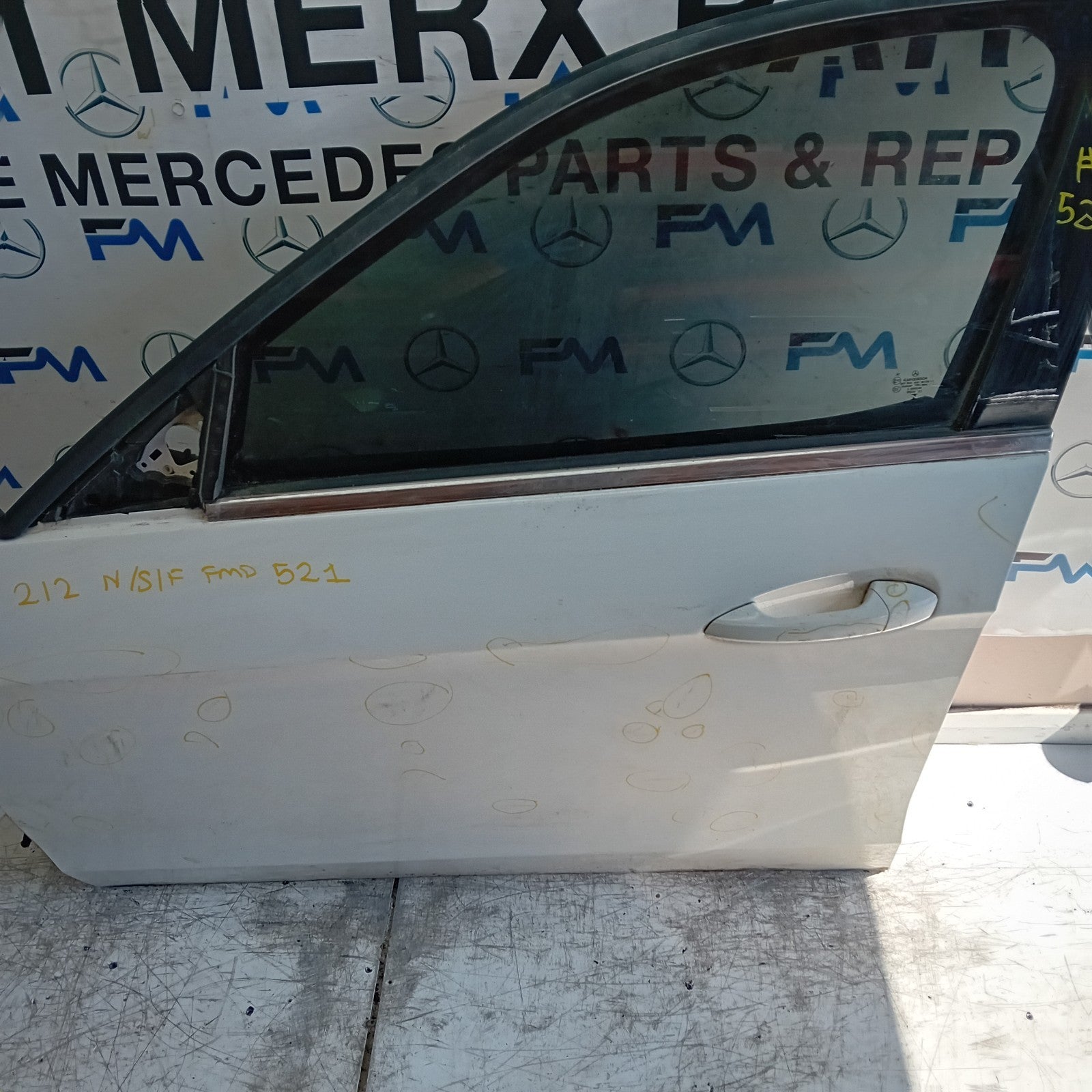 MERCEDES E-CLASS W212 PASSENGER FRONT DOOR NSF 2015 COMPLETE WHITE FMD521