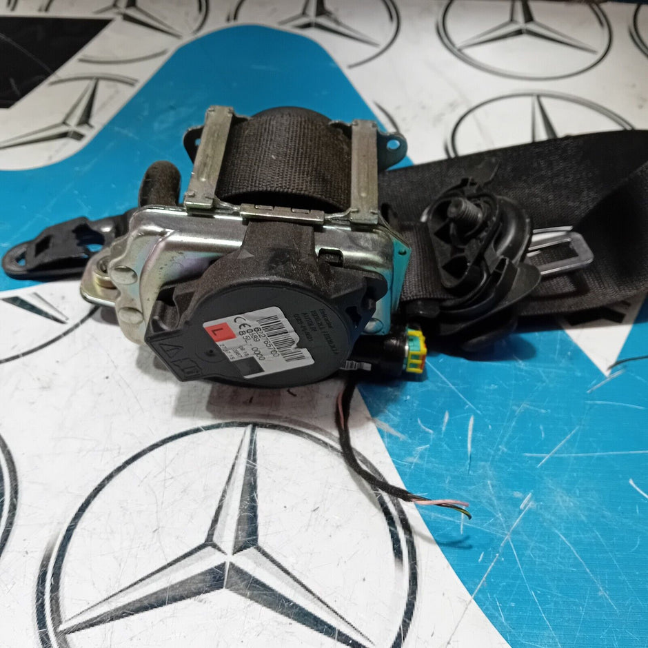 MERCEDES C CLASS SEAT BELT FRONT LEFT PASSENGER SIDE NEARSIDE W205 2015