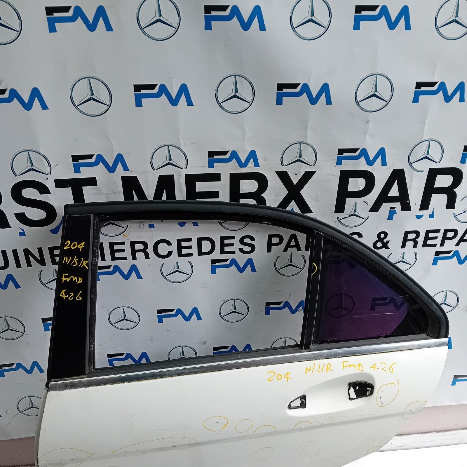 MERCEDES C-CLASS W204 SLN PASSENGER REAR DOOR NSR WHITE 2008-14 FMD426