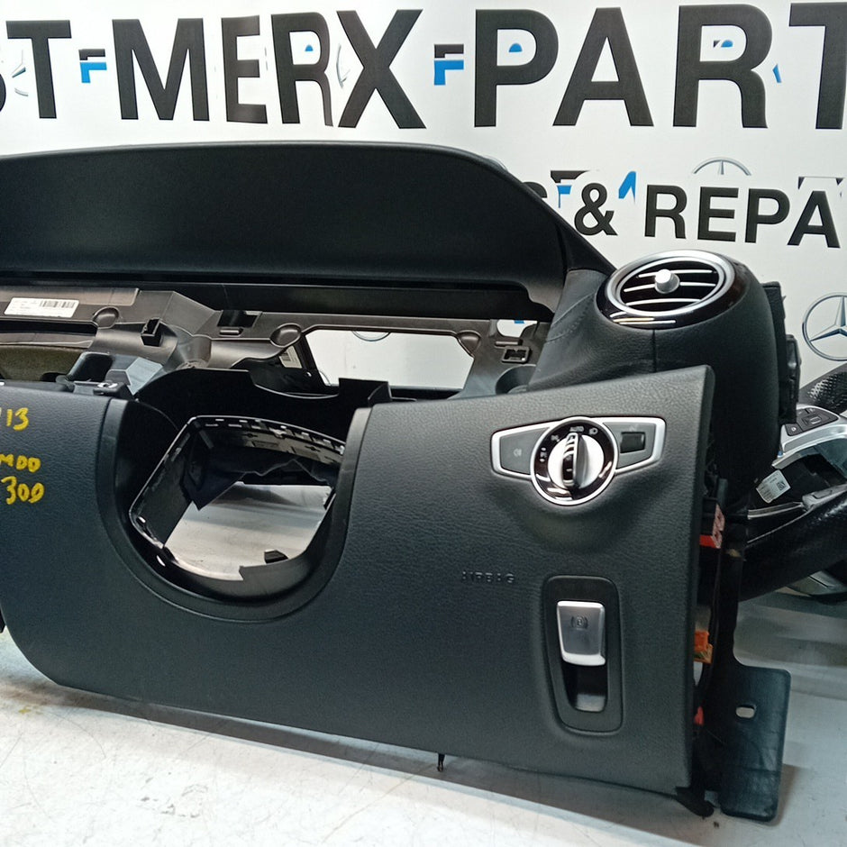 MERCEDES E-CLASS W213 DASHBOARD ASSEMBLY BLACK 2016 ON + 2 AIR VENT FM001300