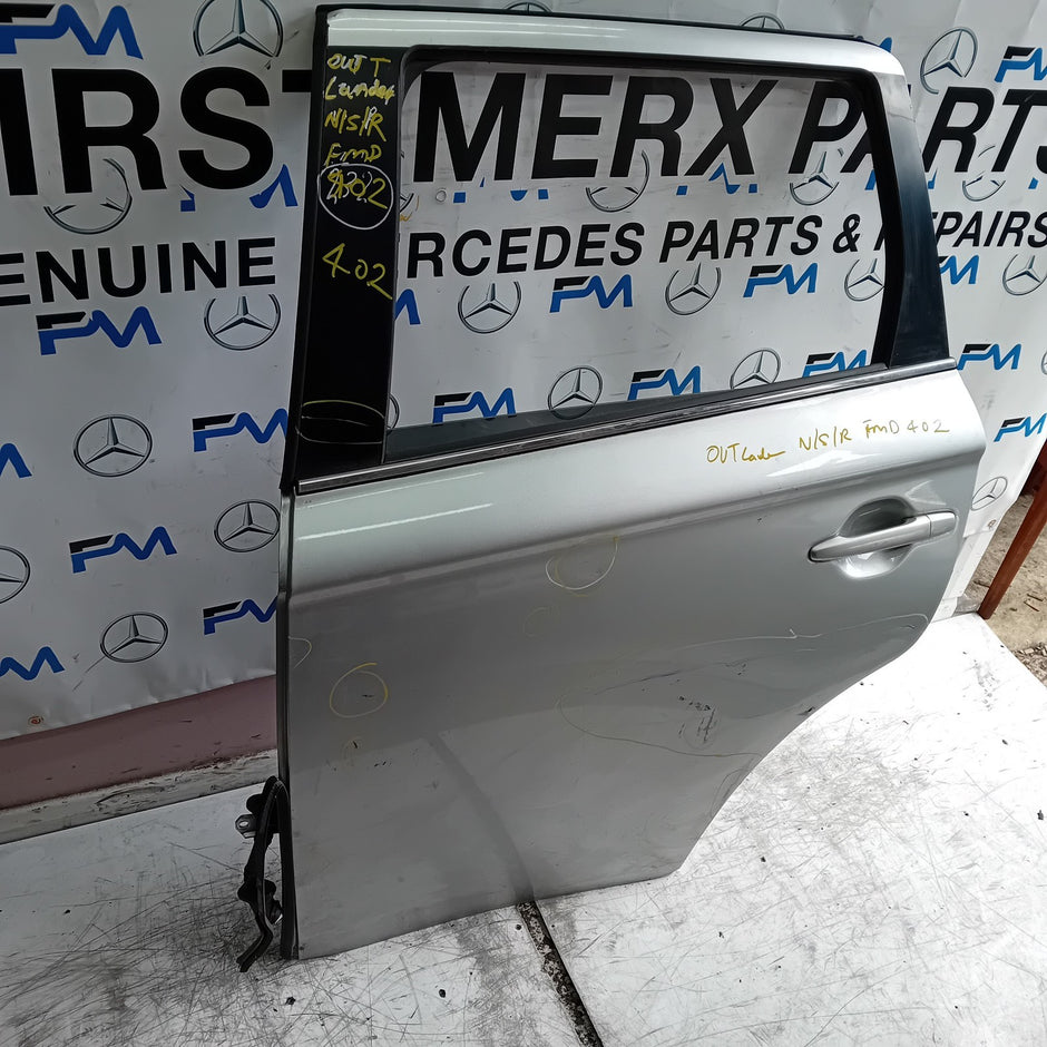 MITSUBISHI OUTLANDER MK3 PASSENGER REAR DOOR NSR BLACK 2013 FMD402
