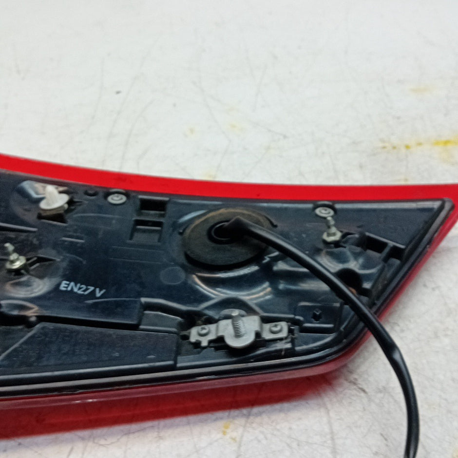 MITSUBISHI OUTLANDER MK3 DRIVER SIDE RIGHT REAR INNER TAIL LIGHT 2013 FMT301