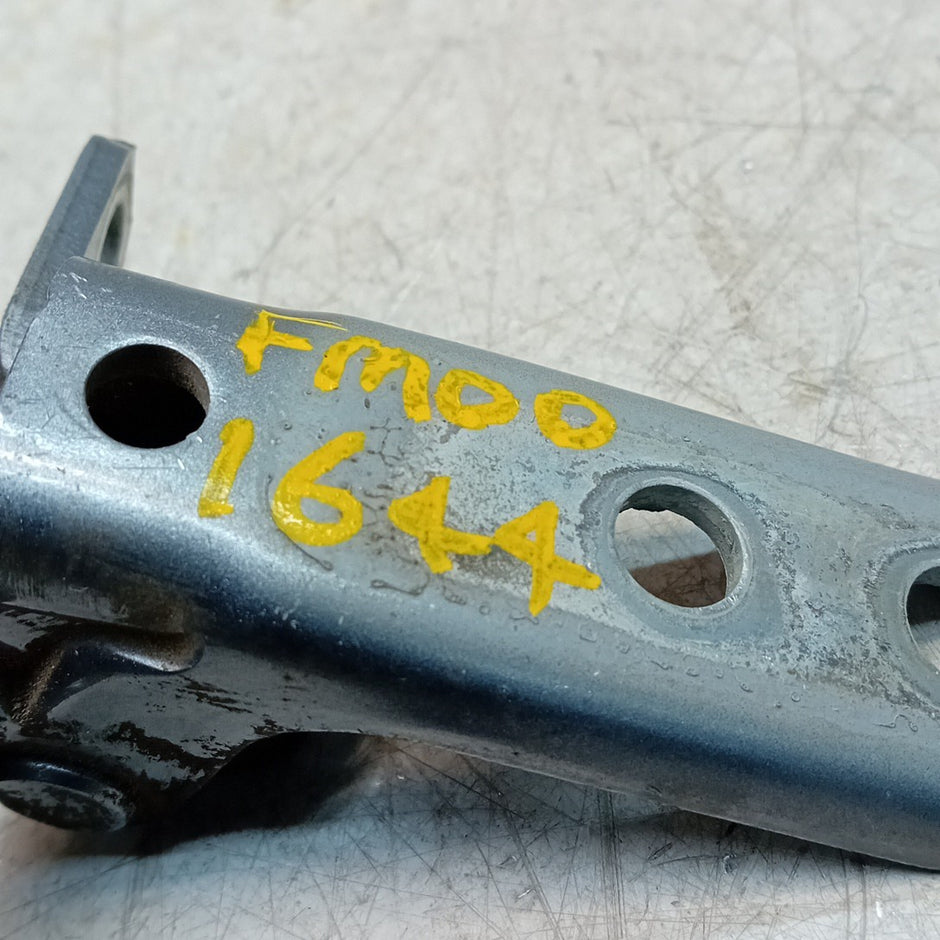 MITSUBISHI OUTLANDER MK3  FRONT DOOR HINGE PANEL E1 A046834 FM001644