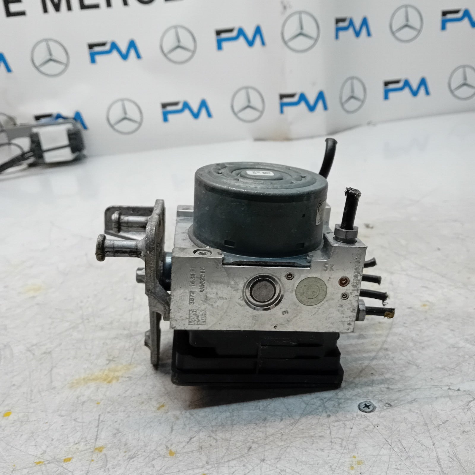 MERCEDES BENZ GLC W253 ABS PUMP CONTROL MODULE UNIT A2539011400 FM001461