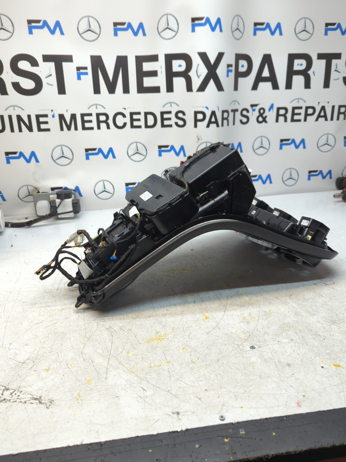  MERCEDES E-CLASS W205 CENTRE CONSOLE + 3 AIR VENT A2054402032 FM001404