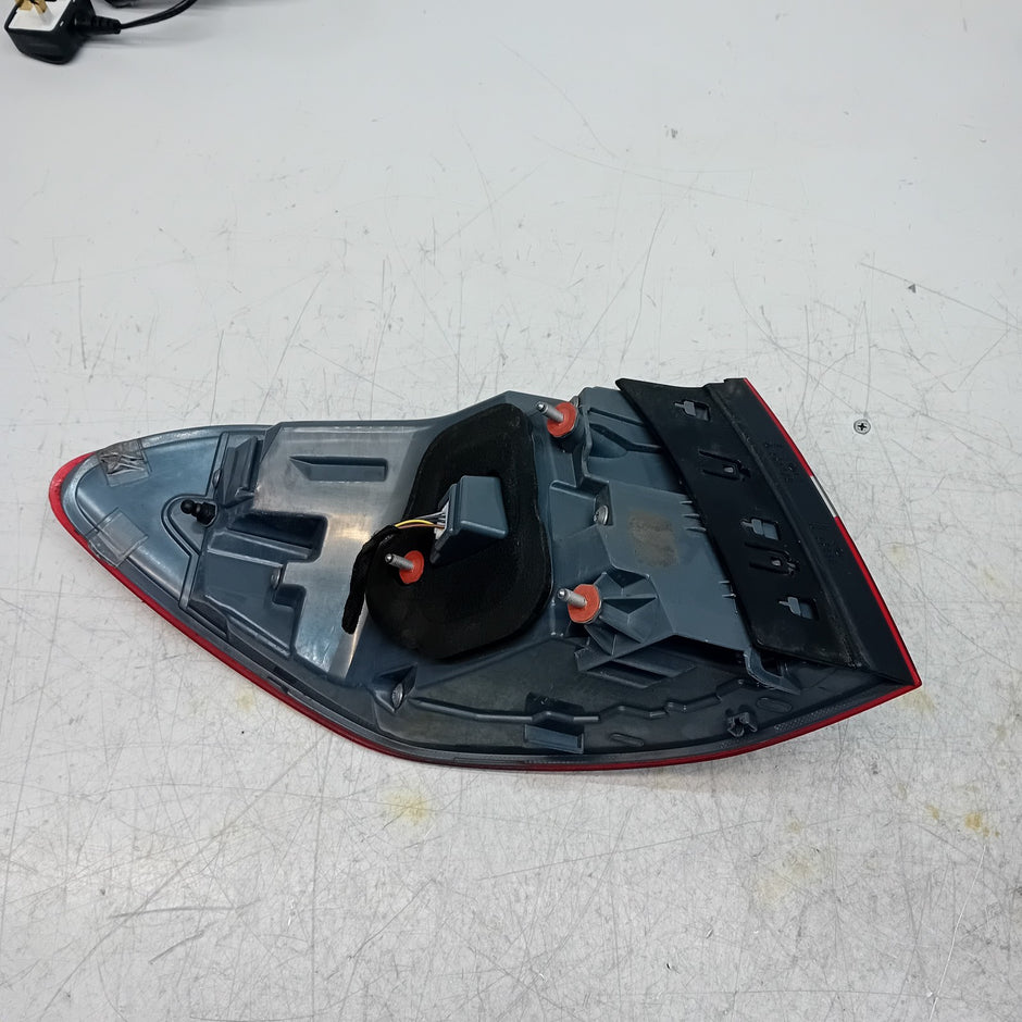 MERCEDES BENZ  GLC W253 DRIVER SIDE RIGHT REAR TAIL LIGHT 2016 FMT308