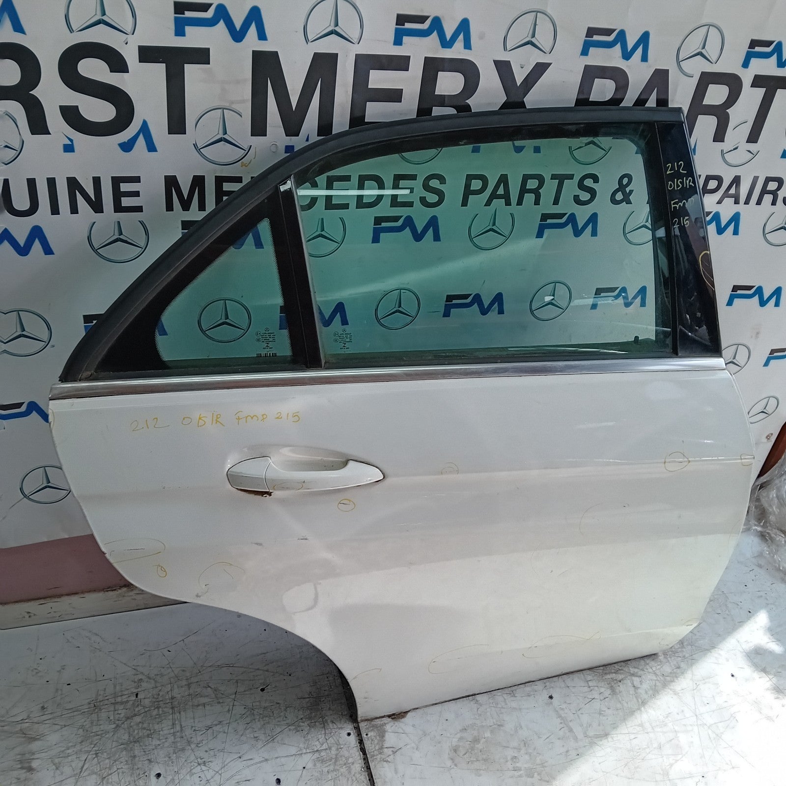 MERCEDES BENZ E-CLASS W212 DRIVER REAR DOOR OSR WHITE 2009-16 COMPLETE FMD215