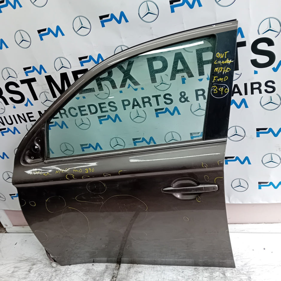MITSUBISHI OUTLANDER MK3 PASSENGER FRONT DOOR NSF 2013  FMD390