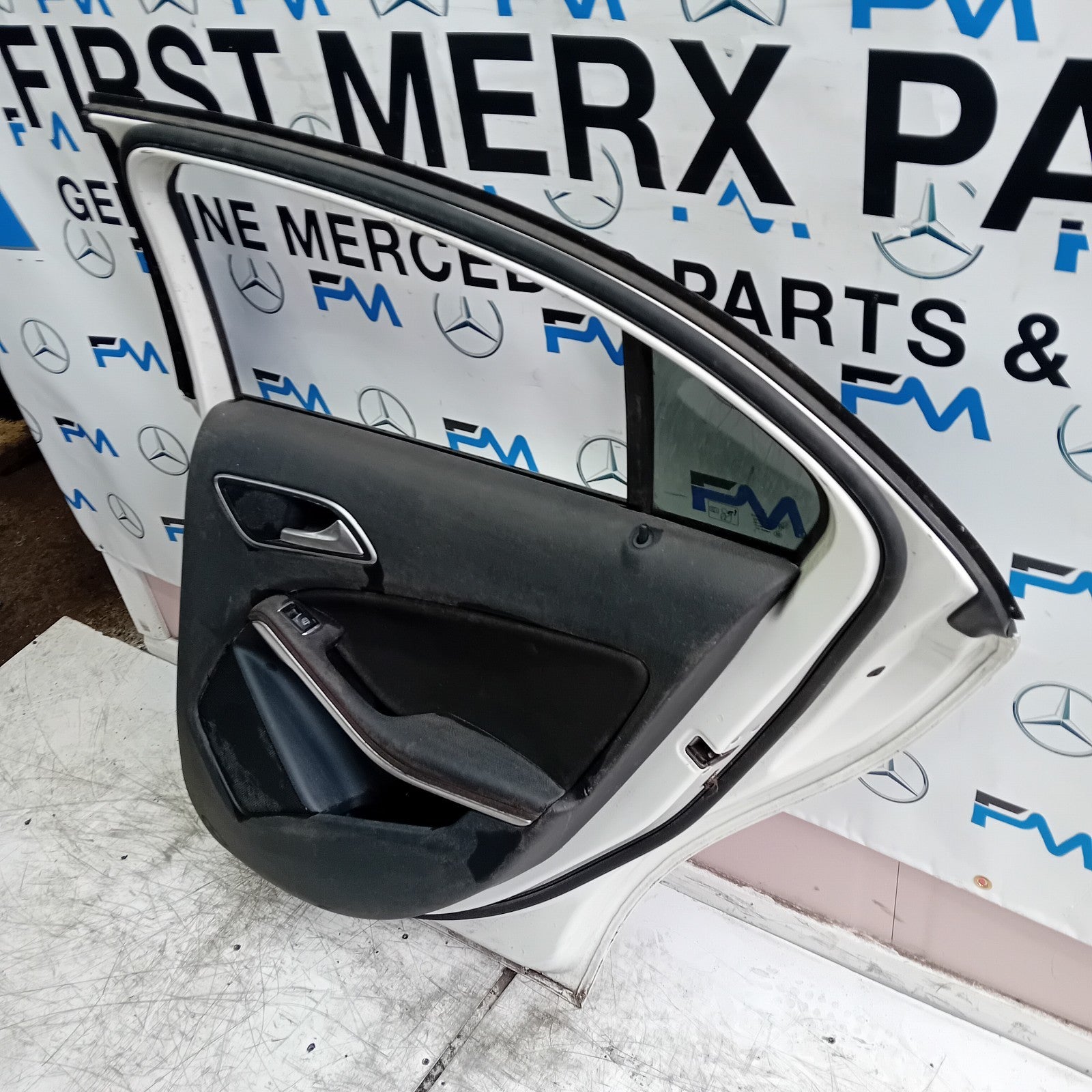 MERCEDES A-CLASS W176 SLN DRIVER REAR DOOR OSR WHITE 2012-18 COMPLETE FMD266
