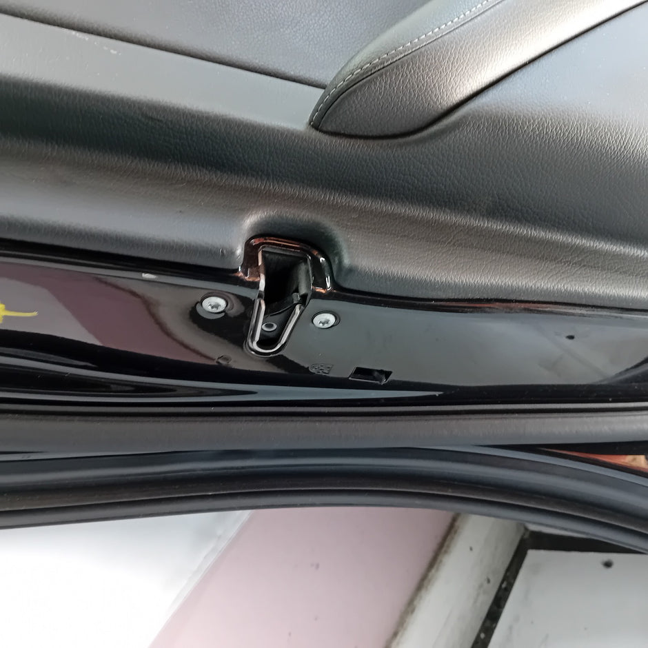 MERCEDES BENZ E CLASS SALOON W213 PASSENGE SIDE REAR DOOR ( NEAR REAR ) FMD17